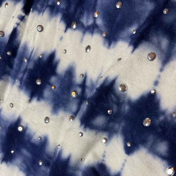 Large women’s navy & white tank with rhinestones - Picture 3 of 3